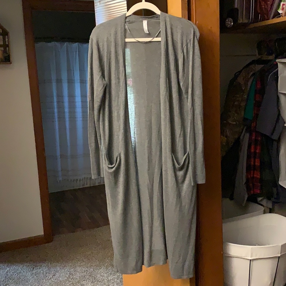 Stylus brand lightweight duster cardigan.